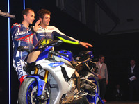 【ミラノショー14】ヤマハ、YZF-R1 新型など5機種を発表…プレゼンにロッシ、ロレンソが登場 画像