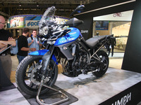 【ミラノショー14】トライアンフ、オンロード特化の タイガー800XR を発表…トラコン＆クルーズコントロール装備 画像