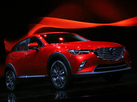 【マツダ CX-3 発表】「ロードスターと対をなす魂動デザイン」前田デザイン本部長 画像