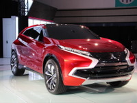【ロサンゼルスモーターショー14】三菱 コンセプト XR-PHEV が北米デビュー…エコとデザイン性をアピール 画像