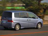 【インプレ'05】小沢コージ ホンダ『ステップワゴン』 ミニバンのナリをしたスポーティカー 画像