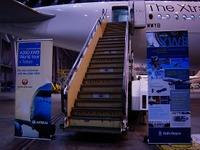 エアバスの最新鋭機「A350 XWB」はエコノミーにも余裕のスペース［写真蔵］ 画像