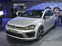 【ロサンゼルスモーターショー14】VW ゴルフ R 400、北米初公開…市販化の可能性は? 画像