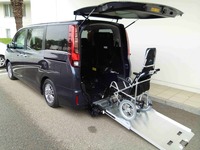 【トヨタ エスクァイア 車いす仕様車 試乗】“こうだといいね”がすべて叶えられた…島崎七生人 画像