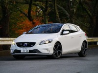 【ボルボ V40 T5 Rデザイン 試乗】V8並のトルク感、シャープで懐深いハンドリング…中村孝仁 画像
