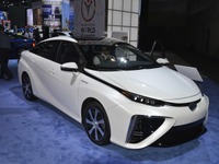 【ロサンゼルスモーターショー14】トヨタ MIRAI 北米仕様、加速性能は プリウス より上 画像