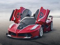 フェラーリ、ハイブリッドスーパーカー FXX K をアブダビで世界初公開へ 画像