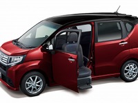 【ダイハツ ムーヴ 新型発表】福祉車両はターボ車を新設定、昇降機構も一新 画像