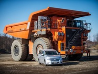 日産とクラリオン、移動物検知付アラウンドビューモニター技術を日立建機にライセンス供与 画像