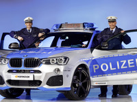 【エッセンモーターショー14】BMW X4 がポリスカーに変身…合法チューニングをPR 画像