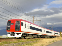長野電鉄、「スノーモンキー」による初詣列車を運転 画像