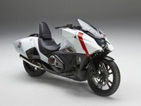 【東京オートサロン15】ホンダ二輪、「シドニアの騎士」コラボモデルや ゴールドウイング 記念車など展示 画像