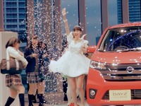 日産「ゼロ秒ナマ着替え」動画を公開…デイズ が魔法をかける 画像