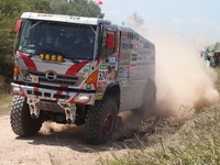 【ダカール15】日野、初日のSSを10リットル未満クラス1・2で走破 画像