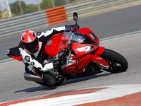 BMWモトラッド、S1000RRをフルモデルチェンジ…最高出力は43psアップの199ps 画像