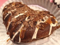 ことしのバレンタインはドーナツはいかが…チョコクリームがとろける有名店の限定品 画像