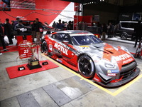 【東京オートサロン15】SUPER GT 王者の日産、スポーティを全面に…チャンピオン・コンビも来場 画像