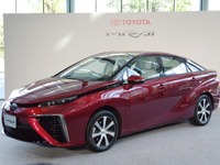 武蔵野銀行、FCV MIRAI を2台導入…EV用充電器も8店に設置 画像