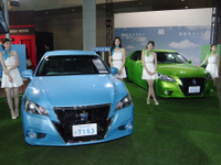 【東京オートサロン15】空色・若草色のトヨタ クラウン、早くもお披露目 画像
