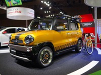 【東京オートサロン15】人気の ハスラー をカスタマイズ…スズキが示す2つの方向性 画像