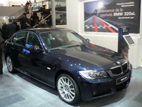 【ジュネーブモーターショー06】WTCC参戦のBMW 320Si …2600台限定販売 画像