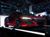 【デトロイトモーターショー15】ホンダ NSXの発売は2015年中、価格は1800万円 画像