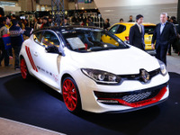 【東京オートサロン15】量産FF最速の ルノー メガーヌRS トロフィーR［詳細画像］ 画像