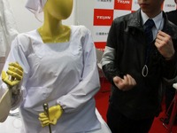 【ウェアラブルEXPO】スーツ型のキネティックセンサーでロボットを動かす 画像
