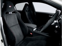 マークX GRMN に東レのスエード調人工皮革「ウルトラスエード」採用…トヨタ国内生産車で初 画像