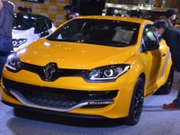【東京オートサロン15】日本にしかない「トロフィーS」…ルノー メガーヌRS 画像