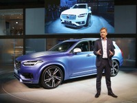 【デトロイトモーターショー15】ボルボ XC90 新型に「R‐デザイン」、北米初公開 画像