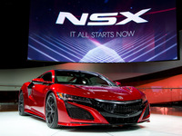 【デトロイトモーターショー15】ホンダ NSX 新型 チーフエンジニア「パフォーマンスはドライバーのために」 画像