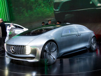 【デトロイトモーターショー15】メルセデスベンツ F 015ラグジュアリー…最新のロボットカー コンセプト［詳細画像］ 画像