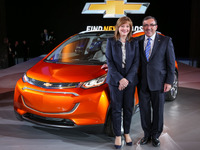 【デトロイトモーターショー15】シボレーの次世代EVコンセプト、BOLT …GM の環境車戦略を提示 画像