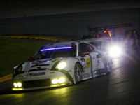 ポルシェ、GTLMクラス連覇を目指すも不運な結果…デイトナ24時間 画像