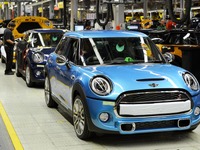 英国自動車生産、1.2％増の153万台 …2007年に次ぐ記録　2014年 画像