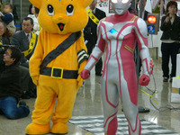 ウルトラマン と 警視庁 ピーポ君 が初のコラボ 画像