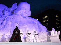 ルーカスも腰をぬかす史上最大級ダース・ベイダーが『さっぽろ雪まつり』に降臨 画像
