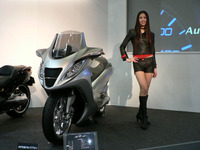 【東京モーターサイクルショー06】写真蔵…ホンダ 画像