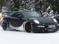 ポルシェ至上の「GT3 RS」、フルヌード姿をスクープ! 画像