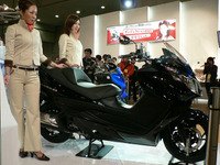 【東京モーターサイクルショー06】写真蔵…スズキ 画像