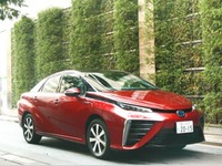 岩谷産業にトヨタ MIRAI 1台目が納車…水素の普及・啓発に活用 画像