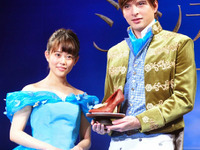 そのまま『シンデレラ』に出演できるくらい仕上がった、城田優の王子姿 画像