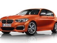 BMW 1シリーズ 改良新型にも最強の「M135i」…326hpに強化 画像