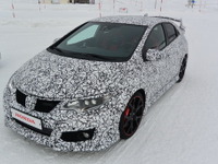 ホンダ シビック タイプR、プロトタイプ公開…伊東社長「これがFF最速」 画像