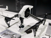 【CP＋15】月間2万台以上を売る人気空撮ドローンに、4K撮影モデル新登場 画像