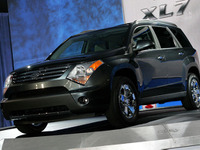 【ニューヨークモーターショー06】スズキXL7、ミッドサイズに本格参入 画像