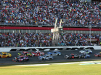 【NASCARスプリントカップ 第1戦】トヨタ、デニー・ハムリンは追い上げ届かず4位 画像