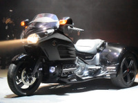 【トライクス F6T 発表】ゴールドウイング F6B を活かした、ちょっと“ワル”なトライク［写真蔵］ 画像