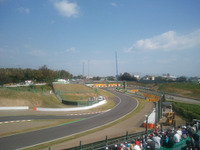 【F1 日本GP】観戦シート紹介…長い階段の先に広がる西コース一番の観戦ビュー J席　3月7日チケット発売 画像